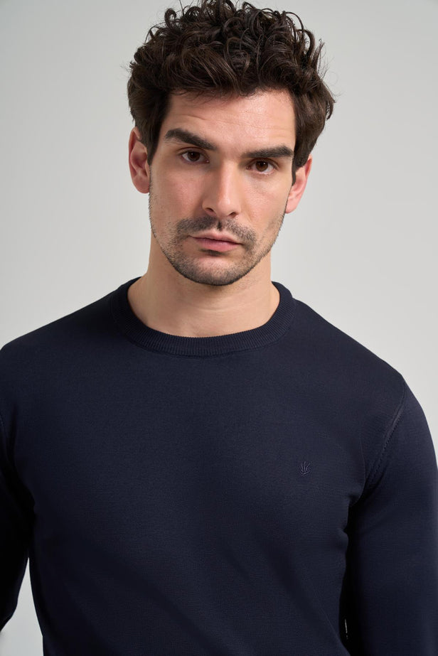 slim fit knitwear