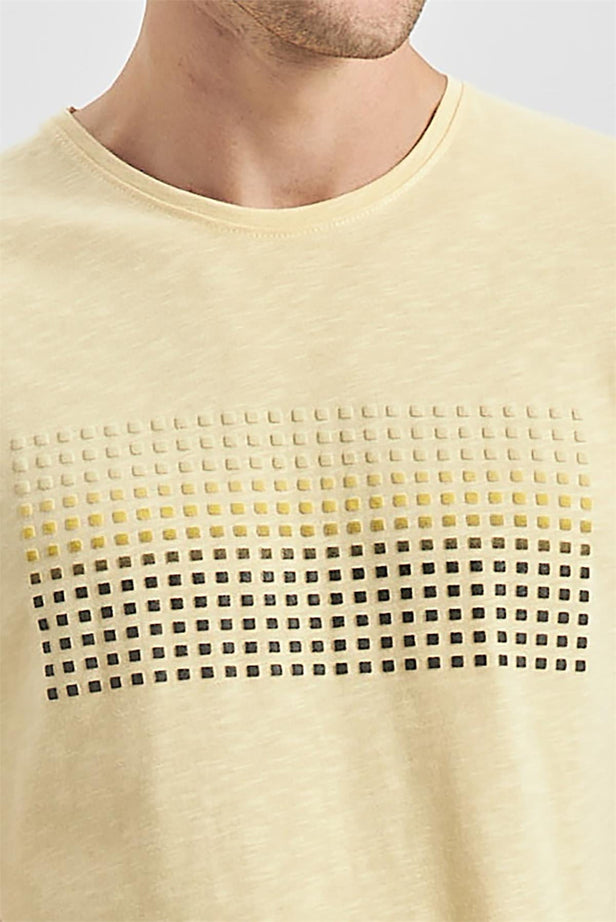 Yellow Short Sleeve Printed Crew Neck Pocket Slim Fit Cotton T-Shirt 1011240182